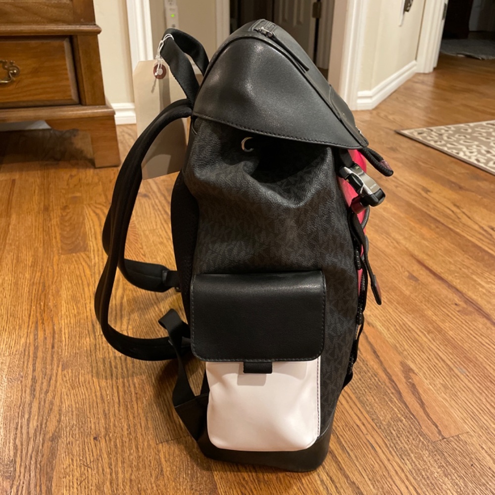 MICHAEL KORS Greyson Signature Logo Mixed-media Backpack - Picture 2 of 8